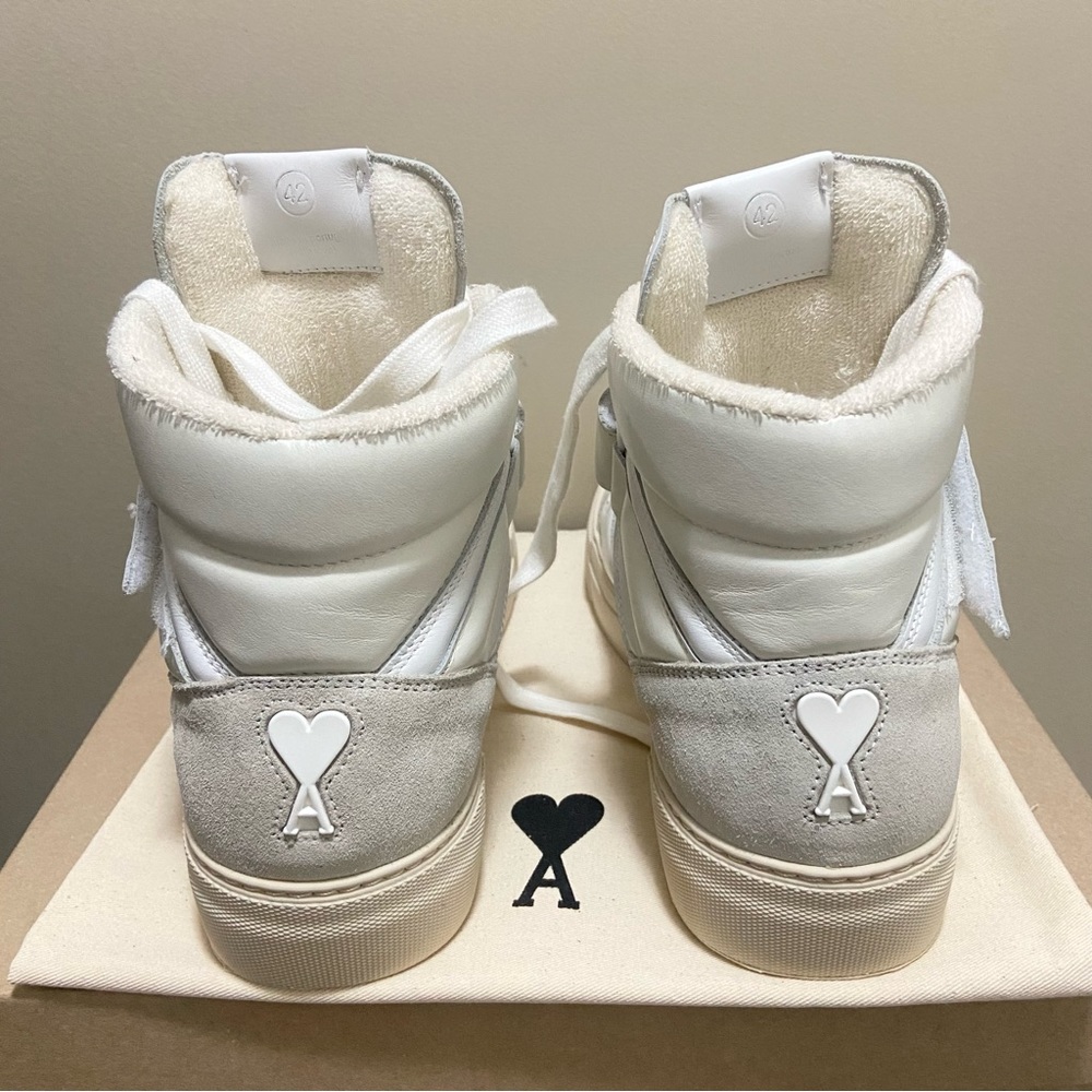 NIB AMI Paris $595 Ami de cœur high top sneakers white size 42